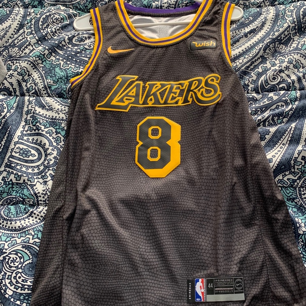 Men’s Kobe Bryant Lakers Jersey.